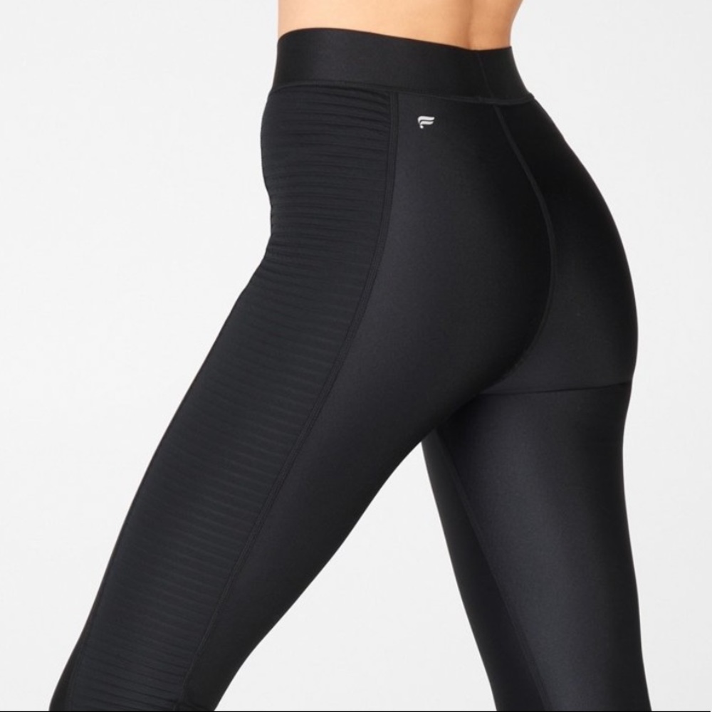 NEVER WORN Ultra High-Waisted Leggings
